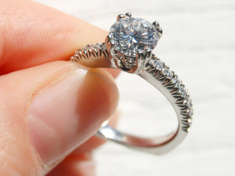 How to Pawn or Sell a Diamond Ring
