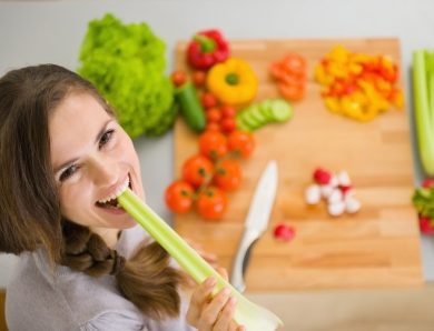 Diet and Periodontitis: Foods That Promote Gum Health in Jackson Heights