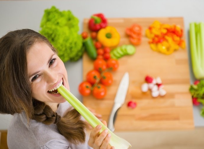 Diet and Periodontitis: Foods That Promote Gum Health in Jackson Heights