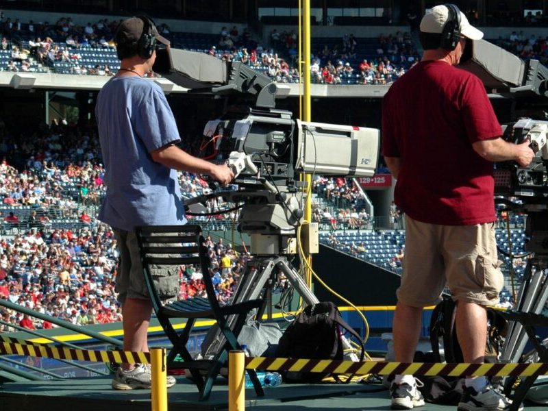 What Current Sports Broadcasting Trends Exist?